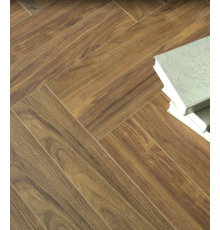 SPC Respect 0,5/43 4V (550 х 110 х 4 мм) 2305 Орех Светлый (1,452 кв м)