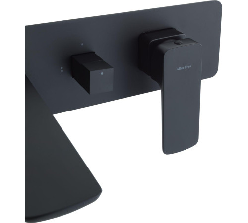 Смеситель для ванны с душем Allen Brau Infinity 5.21007-31 (с внутренней частью) черный матовый
